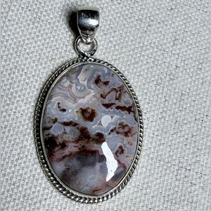 Elegant sterling Silver and Brown Agate Pendant